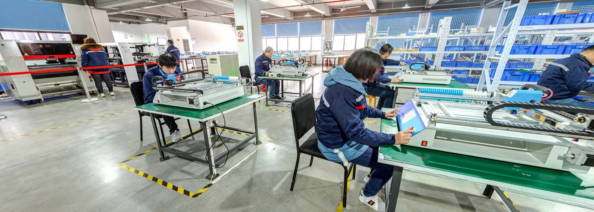品質 SMTの一突きおよび場所機械 工場