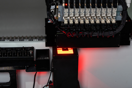 TS10 SMT Pick And Place Machine 10 頭 100 フィッダー 01005 サポート 高速