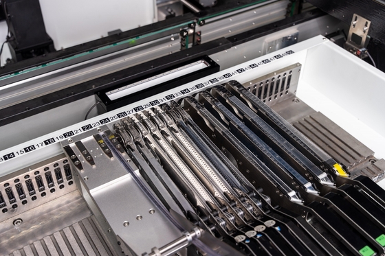 TS10 SMT Pick And Place Machine 10 頭 100 フィッダー 01005 サポート 高速