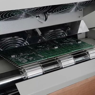 T961 730*230mm 6テンプゾーンのコンベヤー付きデスクトップリフローオーブン 3.5KW溶接機
